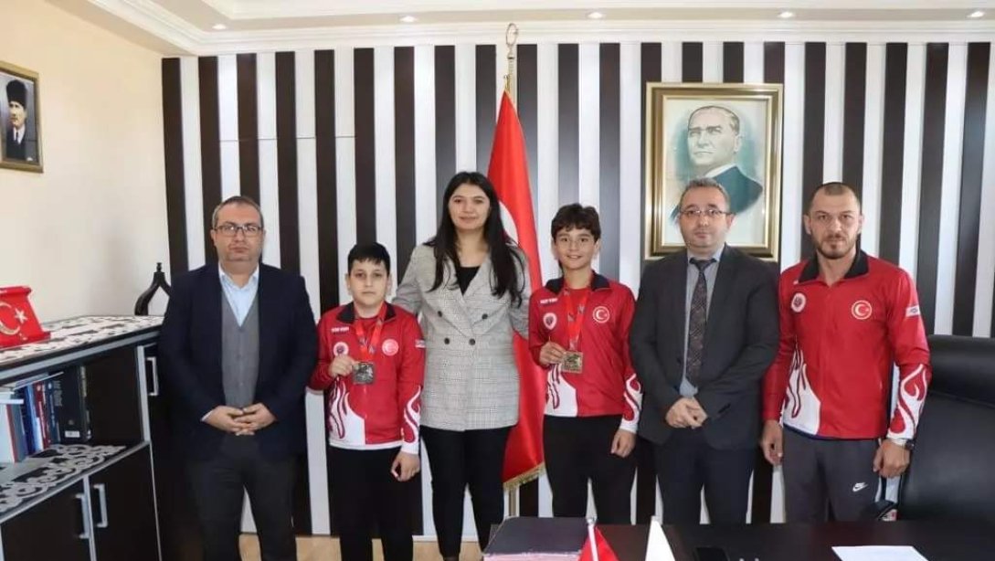 Genç Muaythai Sporcularımızdan Kaymakamımız Sn. Kezban YERLİKAYA AKPINAR'a Ziyaret.